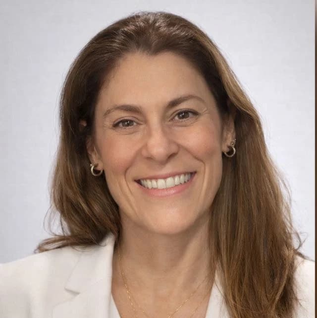 Carolina Noronha, CPA and Florida Certified General Contractor, founder of Matluc Services